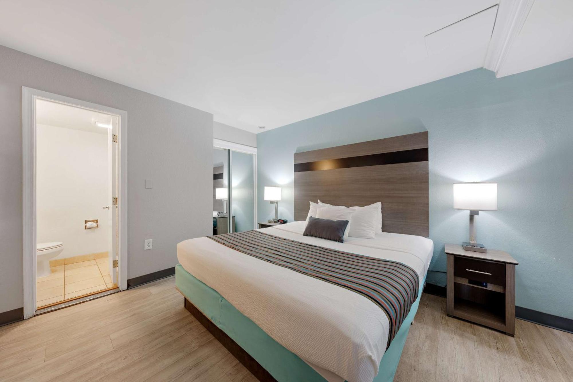 Best Western Plus Holiday Sands Inn & Suites Norfolk Exterior foto